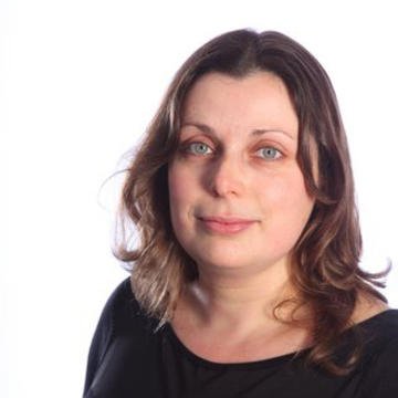 Professor Angela Russell Headshot