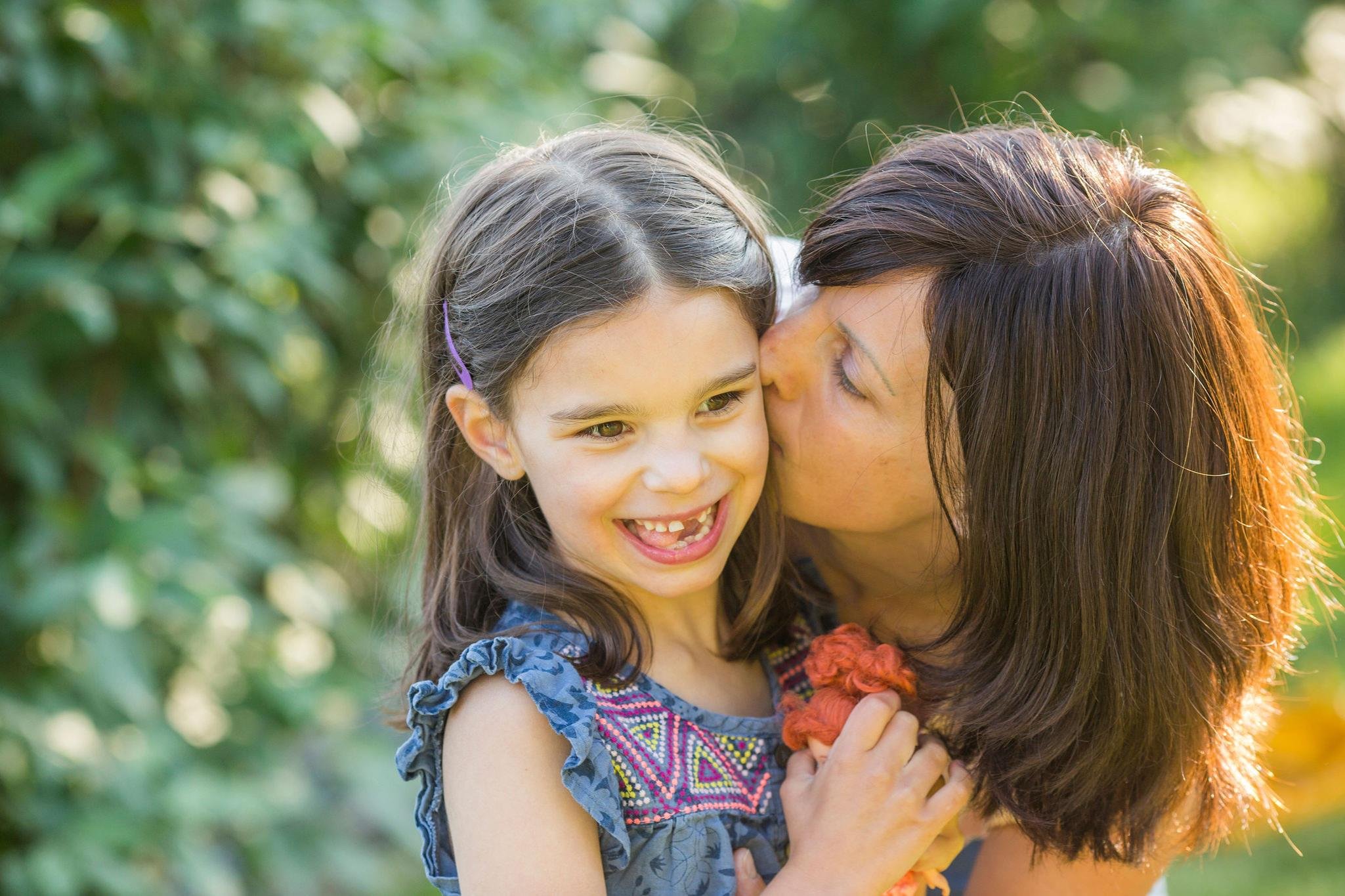 Photograph of Julia Vitarello and her daughter, Mila. 